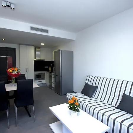 Inmosantos Nuria Apartment Roses