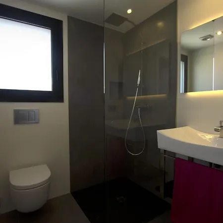 Inmosantos Nuria Apartment Roses